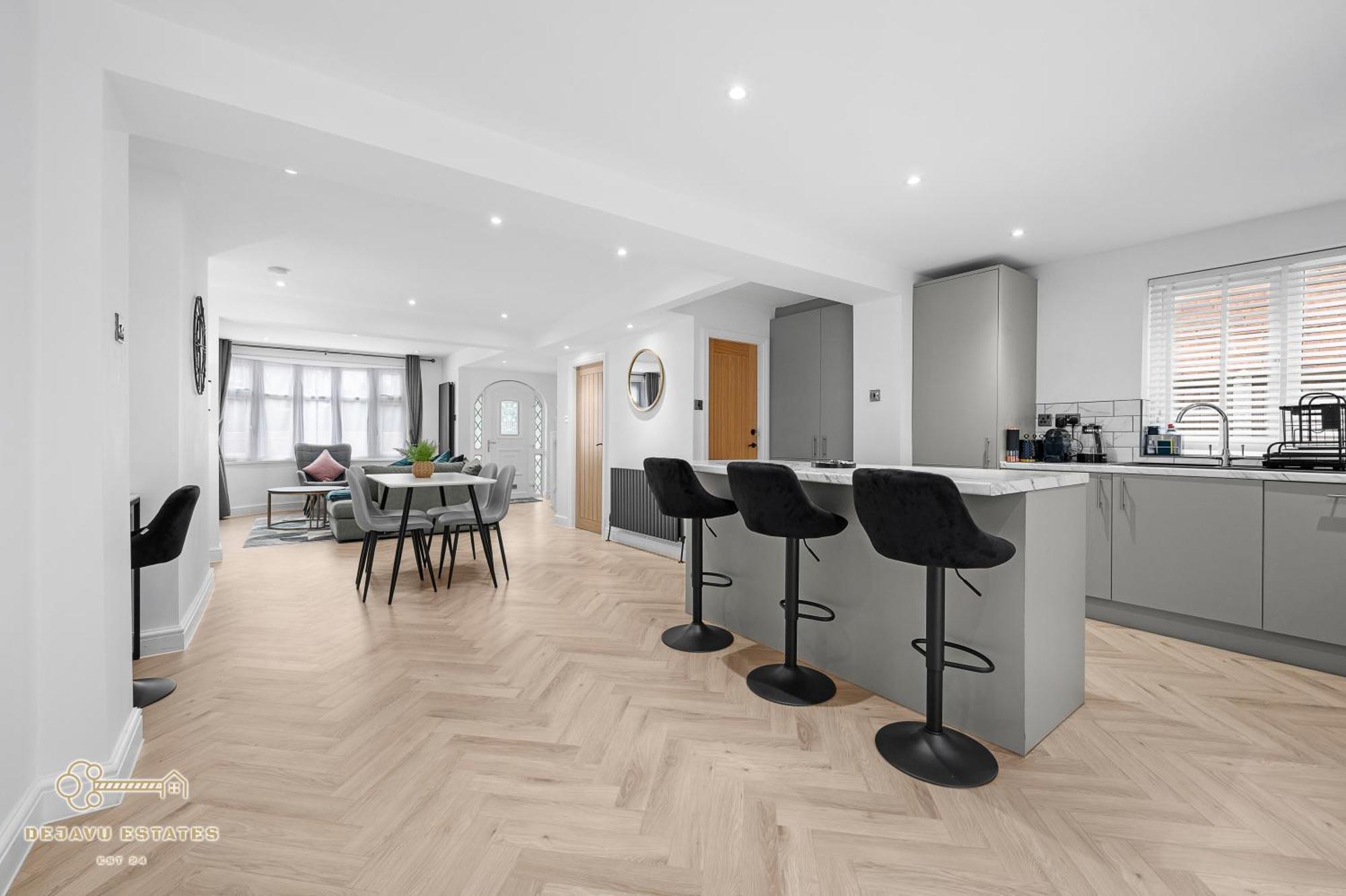 Entire Modern & Spacious 3Bdr Home In Manchester Right Next To Coop Live & Ethiad — Photos 3